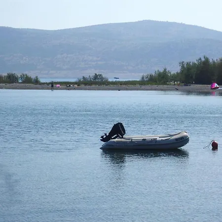 Starigrad Bungalow Near Paklenica Park *