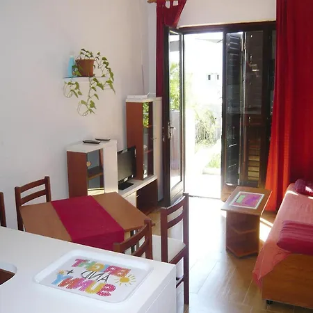 Starigrad Bungalow Near Paklenica Park